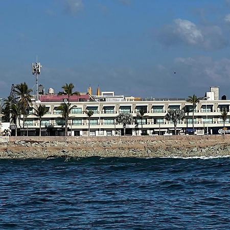 מזטלן Hotel La Siesta Malecon מראה חיצוני תמונה