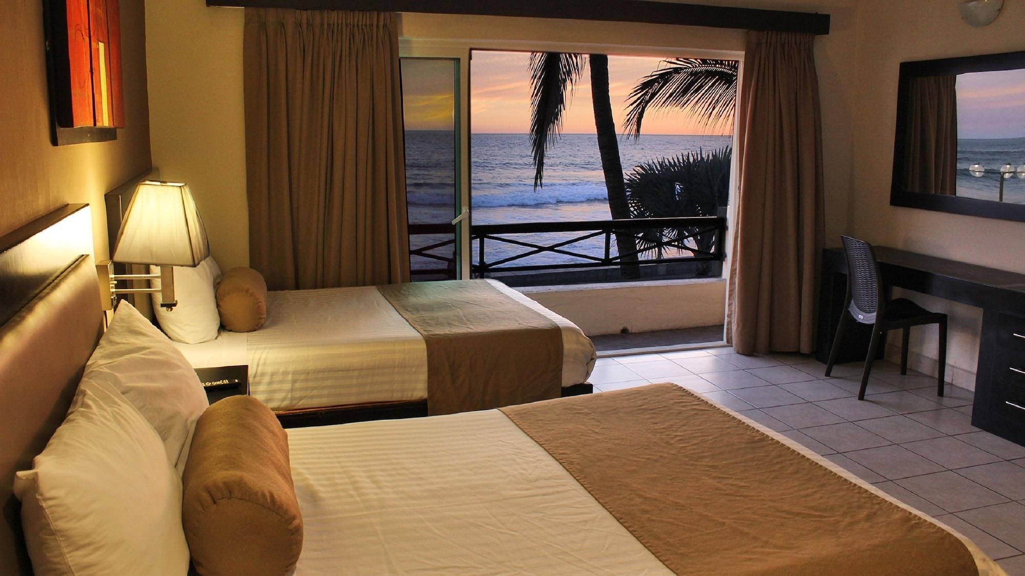 מזטלן Hotel La Siesta Malecon מראה חיצוני תמונה