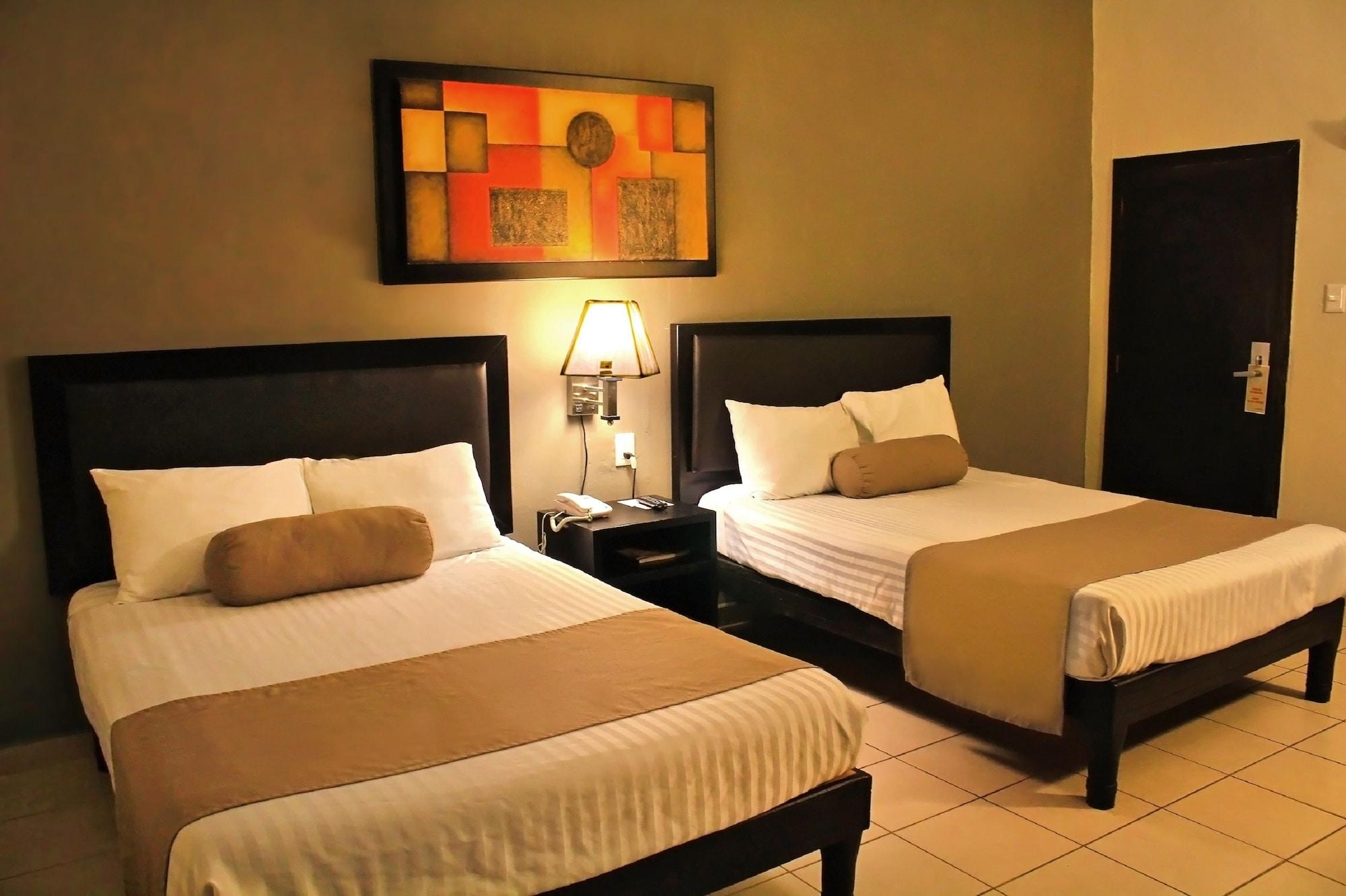 מזטלן Hotel La Siesta Malecon מראה חיצוני תמונה