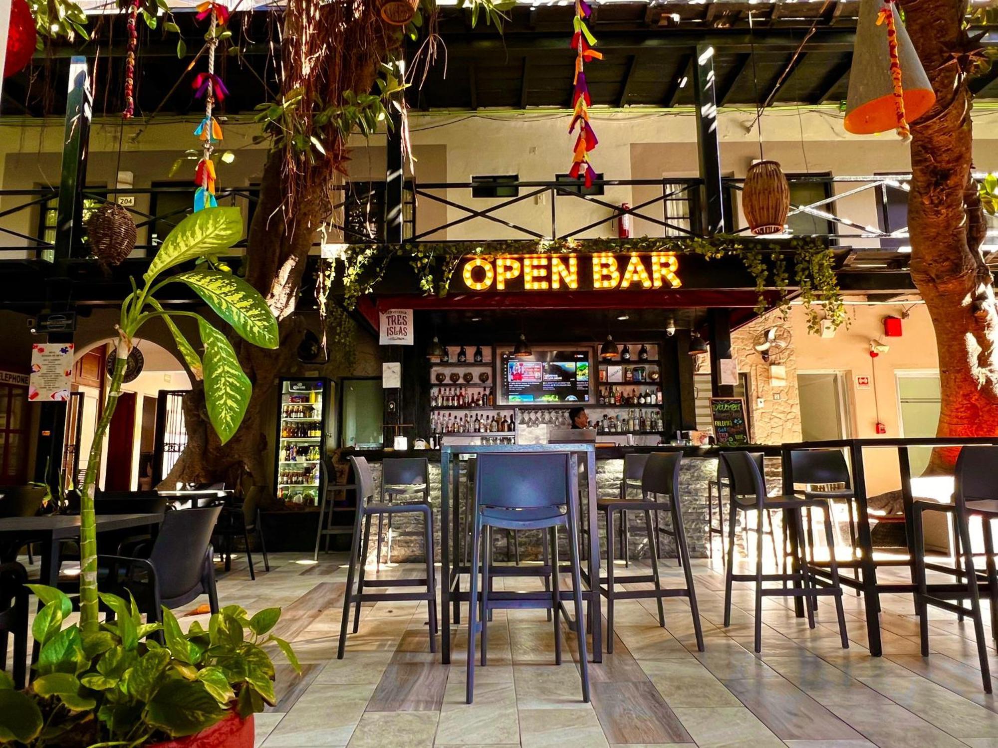 מזטלן Hotel La Siesta Malecon מראה חיצוני תמונה