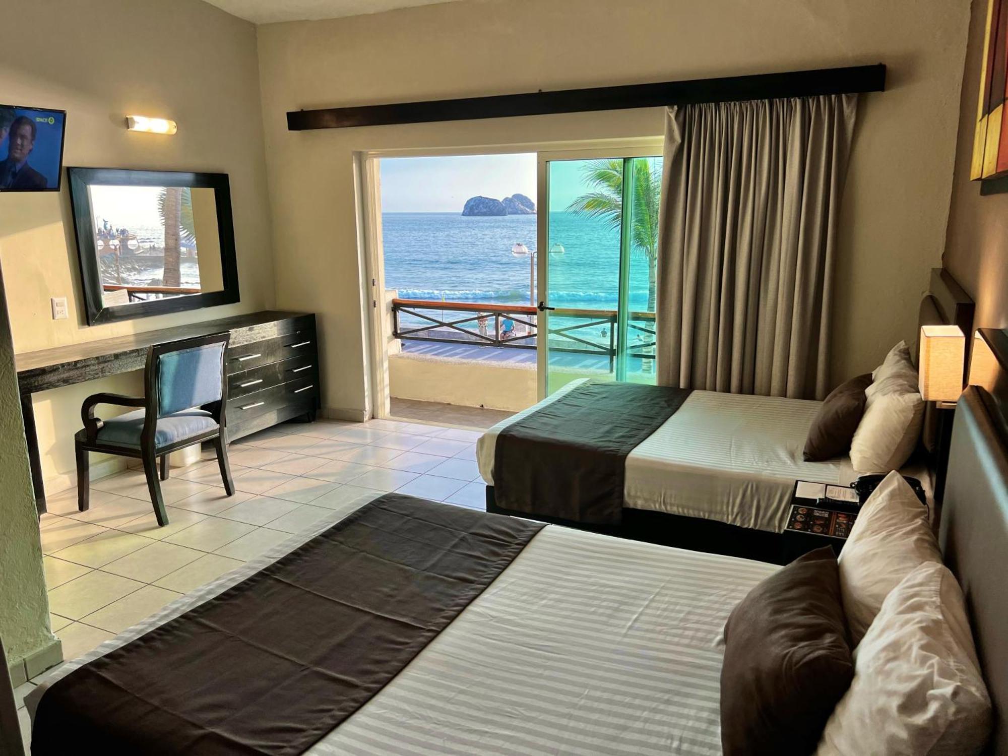 מזטלן Hotel La Siesta Malecon חדר תמונה