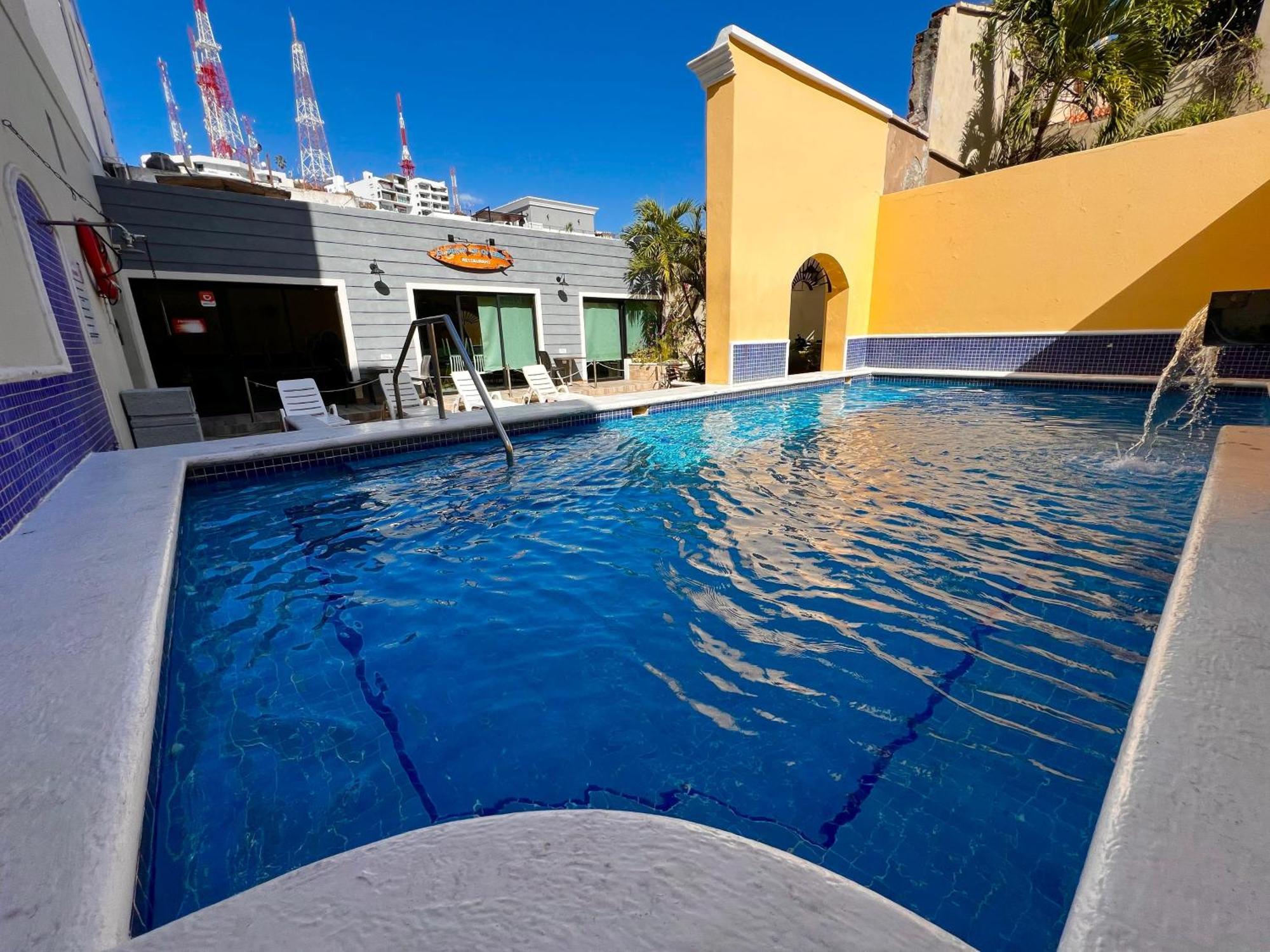 מזטלן Hotel La Siesta Malecon מראה חיצוני תמונה