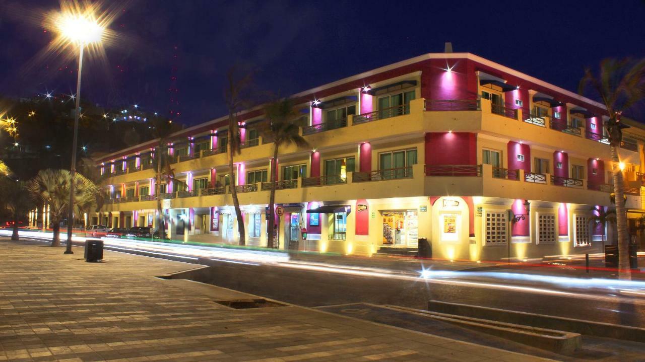 מזטלן Hotel La Siesta Malecon מראה חיצוני תמונה
